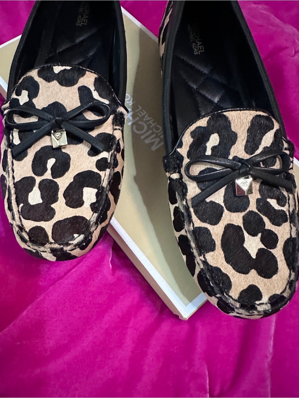 Michael Kors Leopard Print Loafers in Black & Beige sz 7.5 - Picture 4 of 4